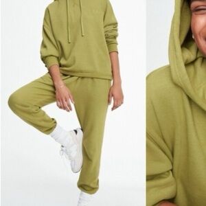 WSLY  Green Sherpa-Lined joggers